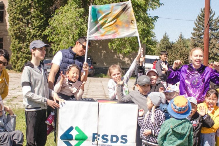 Бишкекте өзгөчө балдар жана алардын ата-энелери үчүн “Бирге пикник” фестивалы өттү